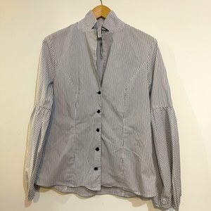 Katherine Barclay shirt size M